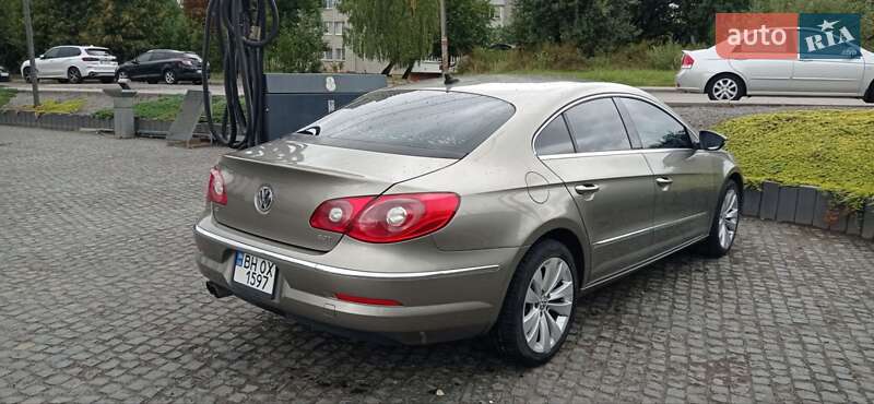 Купе Volkswagen CC / Passat CC 2011 в Львове
