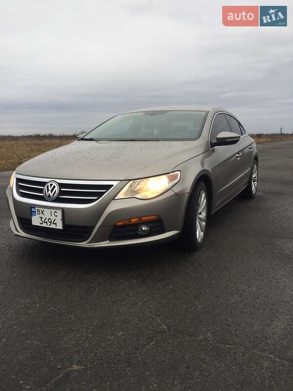 Купе Volkswagen CC / Passat CC 2010 в 