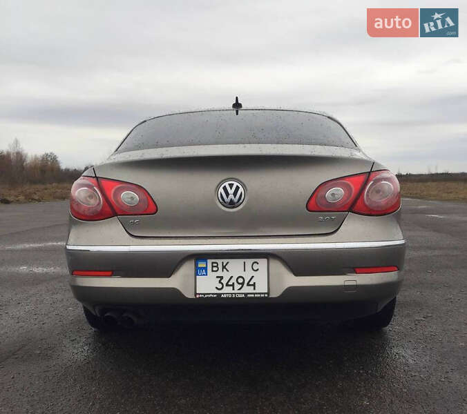 Купе Volkswagen CC / Passat CC 2010 в Березному