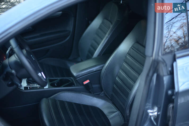 Купе Volkswagen CC / Passat CC 2012 в Белой Церкви