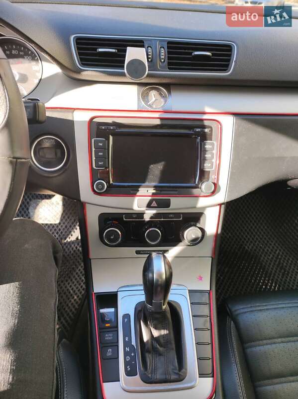 Купе Volkswagen CC / Passat CC 2011 в Тернополі