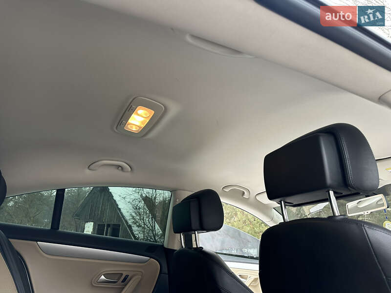 Купе Volkswagen CC / Passat CC 2012 в Львові