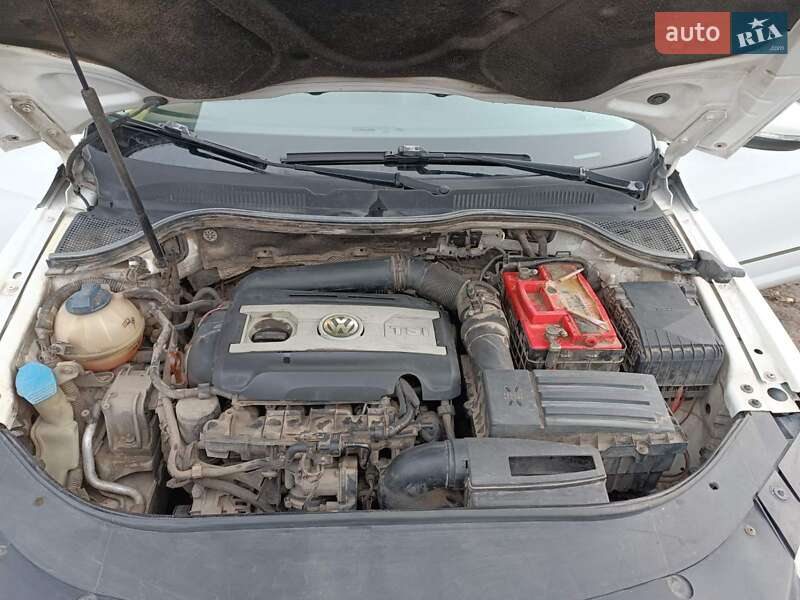 Купе Volkswagen CC / Passat CC 2011 в Луцьку