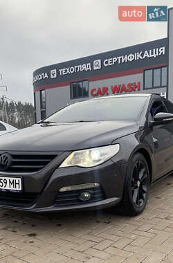 Купе Volkswagen CC / Passat CC 2011 в Бучі