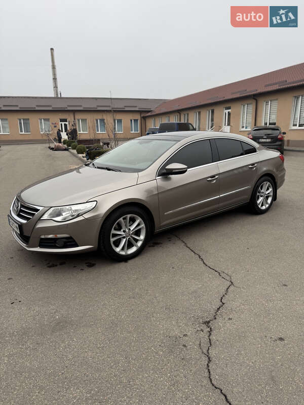Купе Volkswagen CC / Passat CC 2011 в Дніпрі