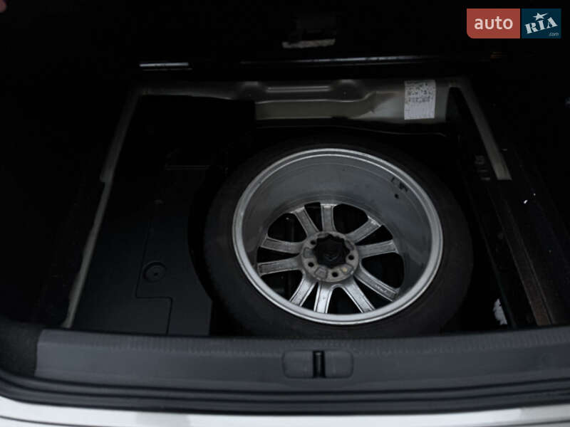 Купе Volkswagen CC / Passat CC 2011 в Дніпрі