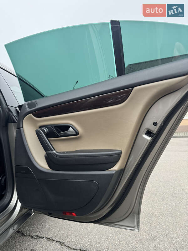 Купе Volkswagen CC / Passat CC 2011 в Дніпрі