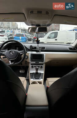 Купе Volkswagen CC / Passat CC 2012 в 