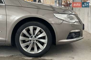 Купе Volkswagen CC / Passat CC 2011 в Киеве