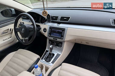 Купе Volkswagen CC / Passat CC 2011 в Киеве