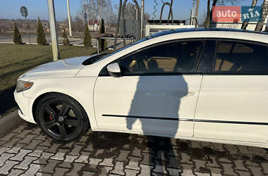 Купе Volkswagen CC / Passat CC 2010 в Липовце