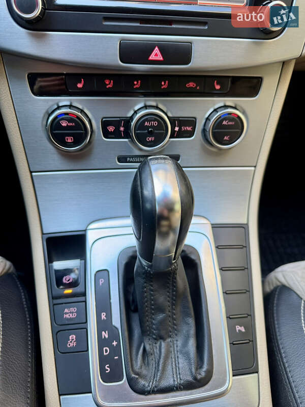 Купе Volkswagen CC / Passat CC 2012 в Хмельницком