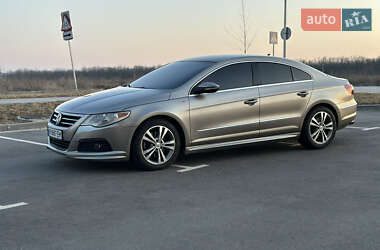 Купе Volkswagen CC / Passat CC 2010 в Виннице