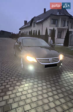 Купе Volkswagen CC / Passat CC 2010 в Іршаві