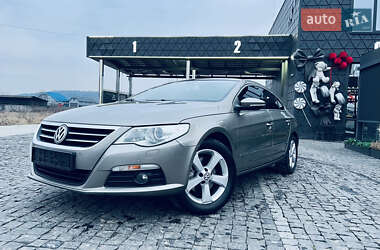 Купе Volkswagen CC / Passat CC 2010 в Львове