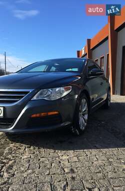 Купе Volkswagen CC / Passat CC 2011 в 
