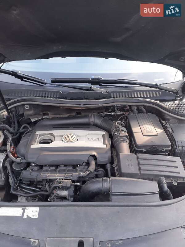 Купе Volkswagen CC / Passat CC 2011 в Радехове