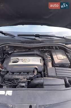 Купе Volkswagen CC / Passat CC 2011 в 