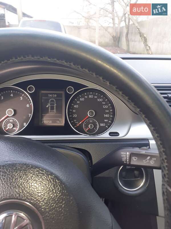 Купе Volkswagen CC / Passat CC 2011 в Радехове