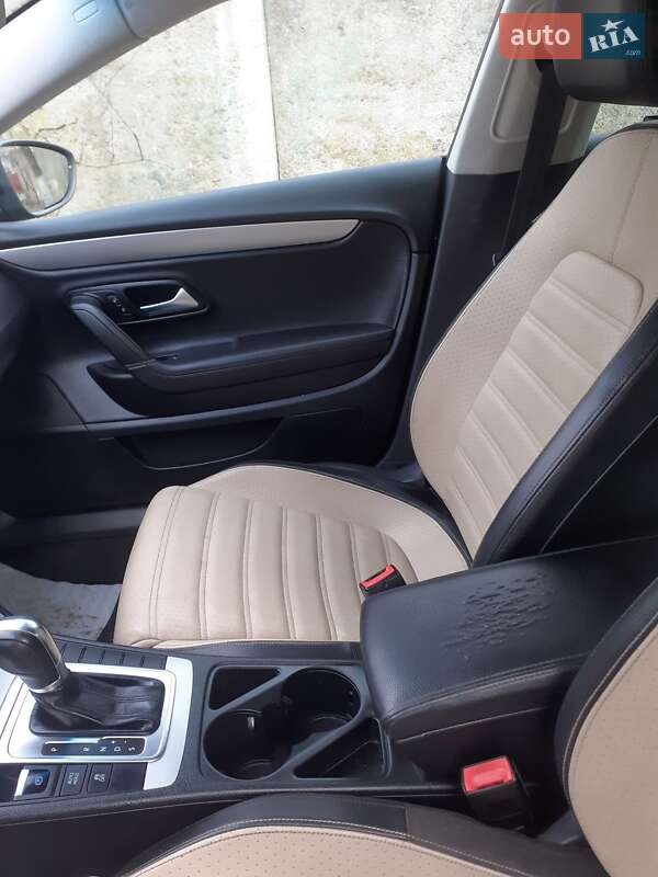 Купе Volkswagen CC / Passat CC 2011 в Радехове