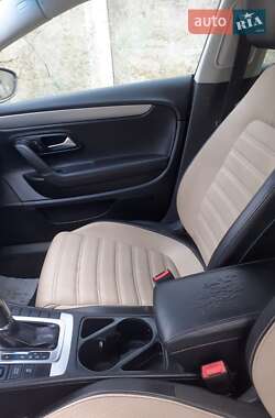 Купе Volkswagen CC / Passat CC 2011 в 