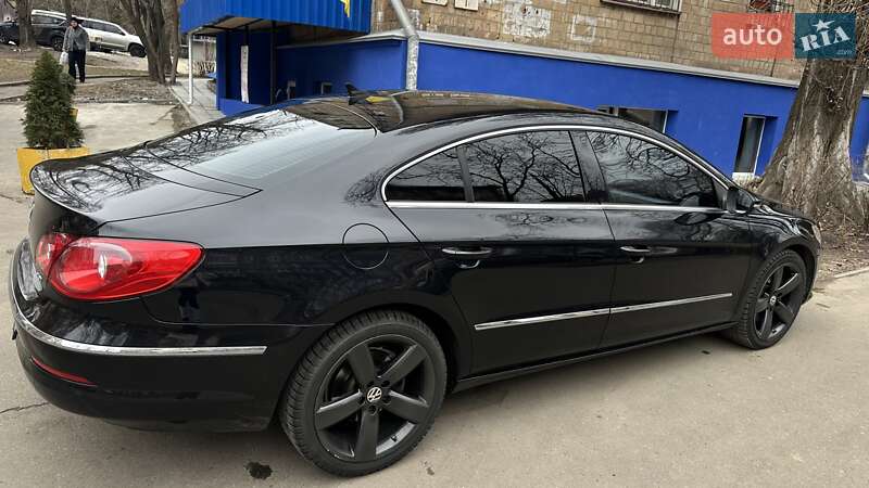 Купе Volkswagen CC / Passat CC 2011 в 