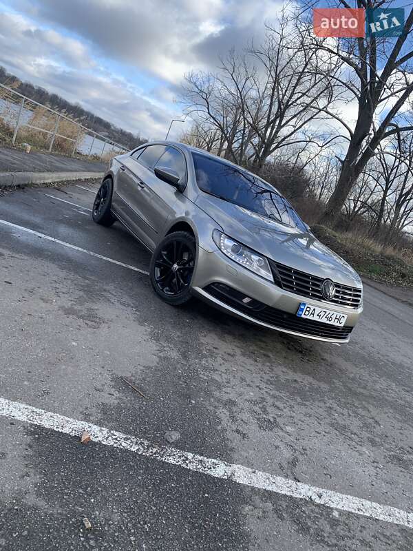 Купе Volkswagen CC / Passat CC 2013 в Кропивницькому