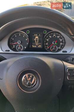 Купе Volkswagen CC / Passat CC 2013 в 