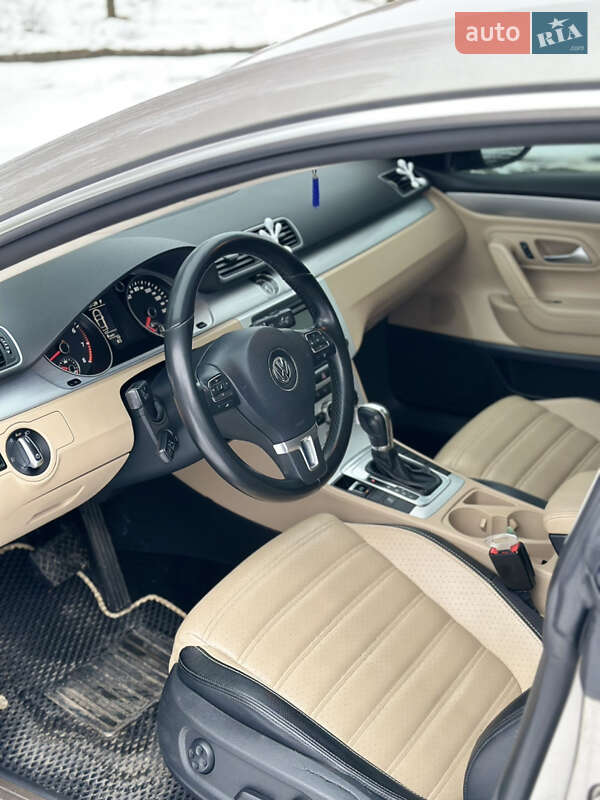 Купе Volkswagen CC / Passat CC 2012 в Львове