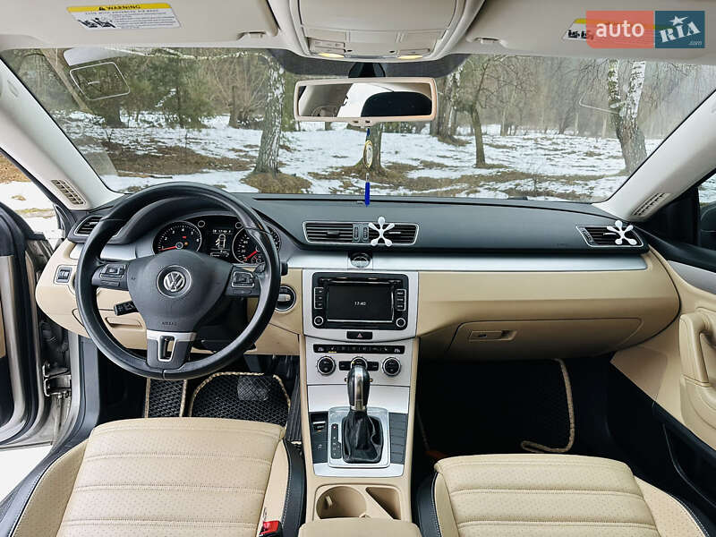 Купе Volkswagen CC / Passat CC 2012 в Львове