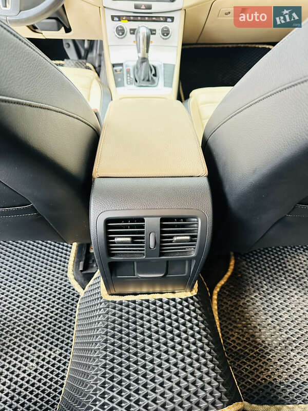 Купе Volkswagen CC / Passat CC 2012 в Львове