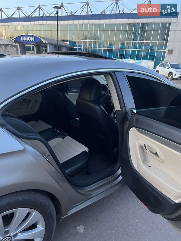 Купе Volkswagen CC / Passat CC 2010 в Кривом Роге