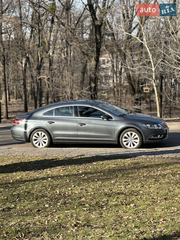 Купе Volkswagen CC / Passat CC 2012 в Киеве
