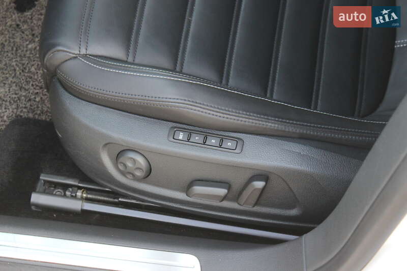 Купе Volkswagen CC / Passat CC 2014 в Дніпрі
