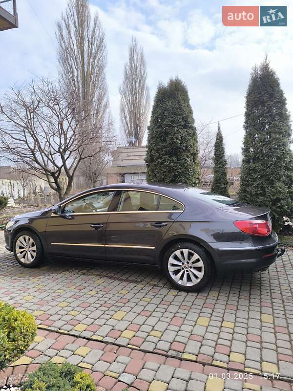 Купе Volkswagen CC / Passat CC 2010 в Дубно