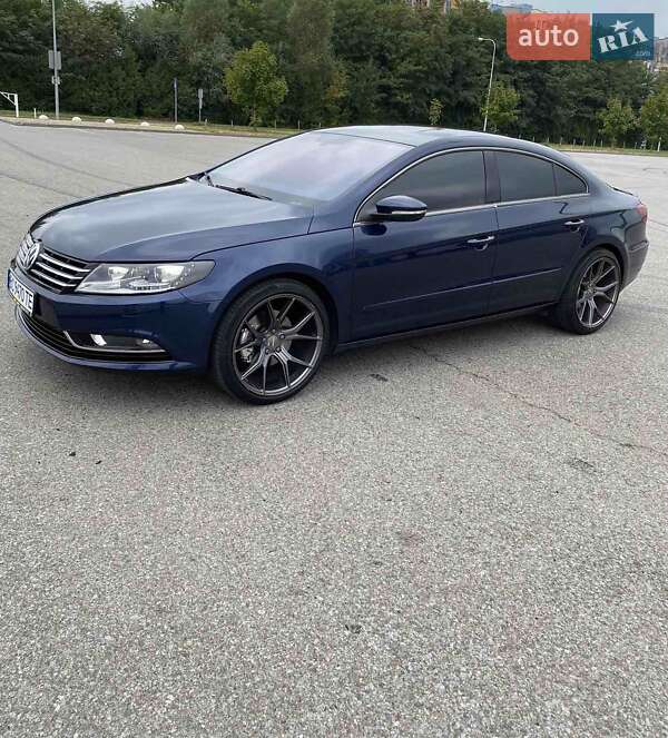Купе Volkswagen CC / Passat CC 2014 в Львові