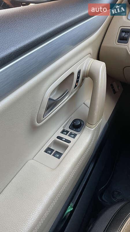 Купе Volkswagen CC / Passat CC 2013 в Львове