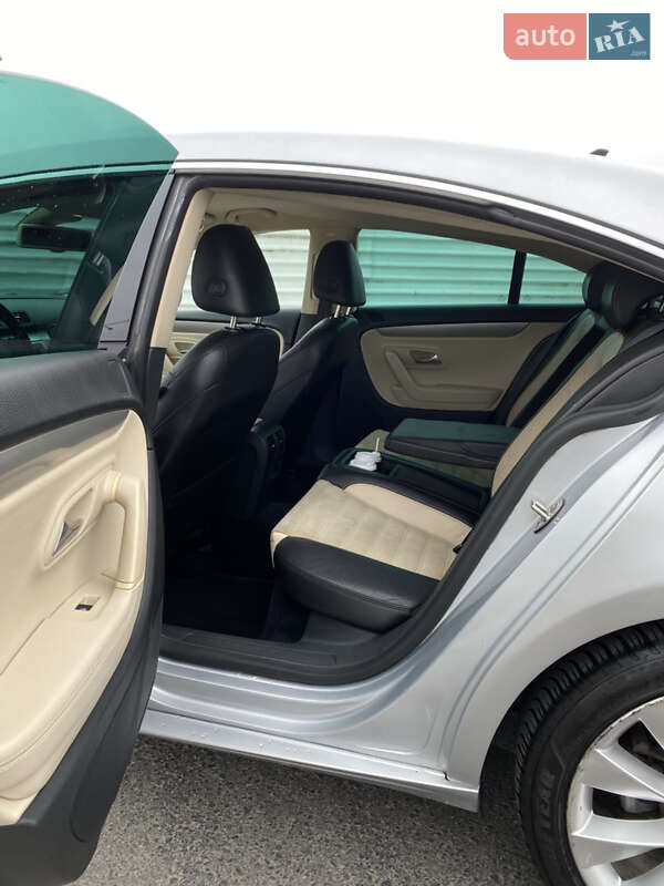 Купе Volkswagen CC / Passat CC 2009 в Львове