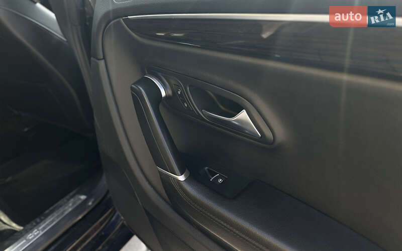 Купе Volkswagen CC / Passat CC 2013 в Мукачевому