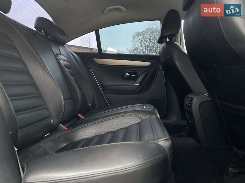 Купе Volkswagen CC / Passat CC 2011 в Киеве