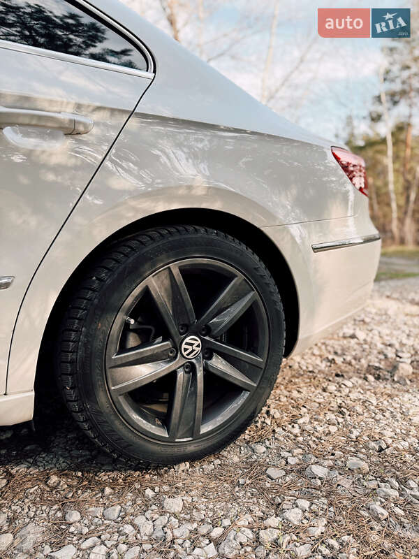 Купе Volkswagen CC / Passat CC 2013 в Павлограді