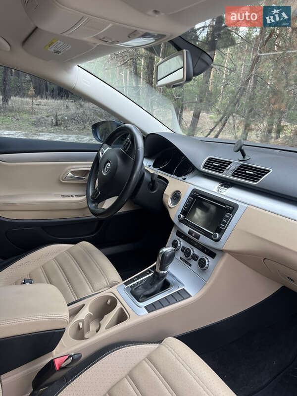 Купе Volkswagen CC / Passat CC 2013 в Павлограді