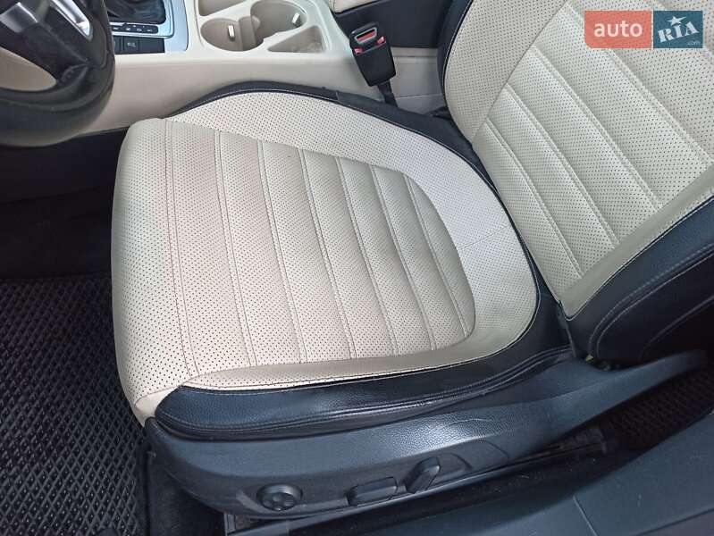 Купе Volkswagen CC / Passat CC 2011 в Полтаве
