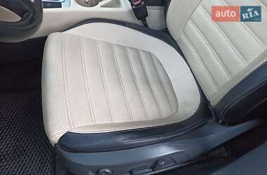 Купе Volkswagen CC / Passat CC 2011 в 