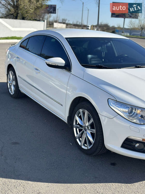 Купе Volkswagen CC / Passat CC 2011 в Ірпені