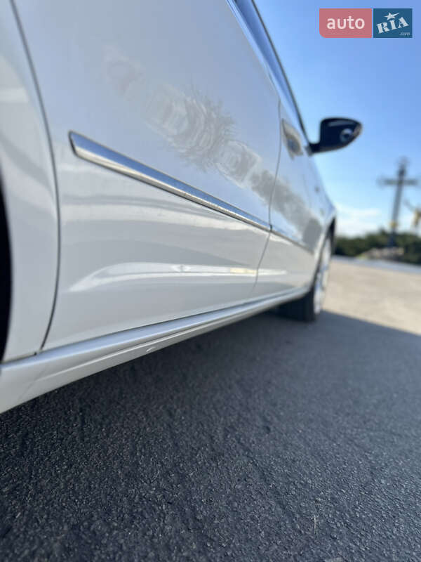 Купе Volkswagen CC / Passat CC 2011 в Ірпені