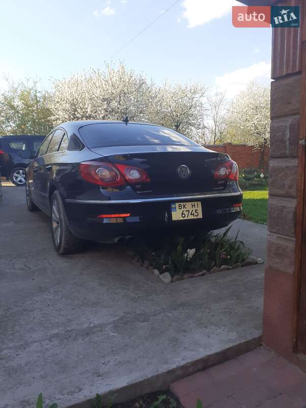 Купе Volkswagen CC / Passat CC 2011 в Радехове