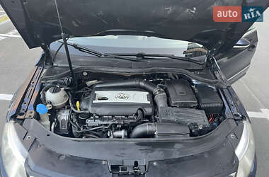 Купе Volkswagen CC / Passat CC 2011 в 