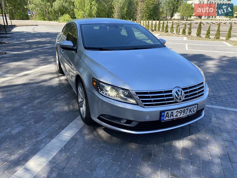 Купе Volkswagen CC / Passat CC 2012 в Києві