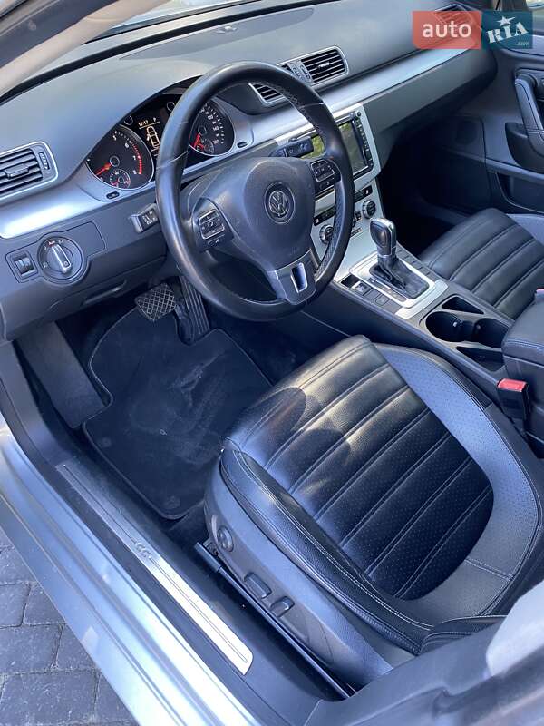 Купе Volkswagen CC / Passat CC 2012 в Києві
